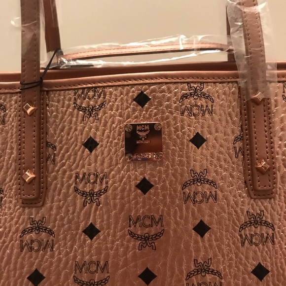 Authentic Mcm Medium Anya tote w/pouch NWT - Picture 4 of 6